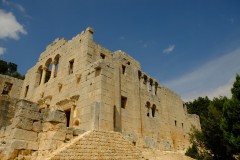 Alahan-Manastırı-8-Orta